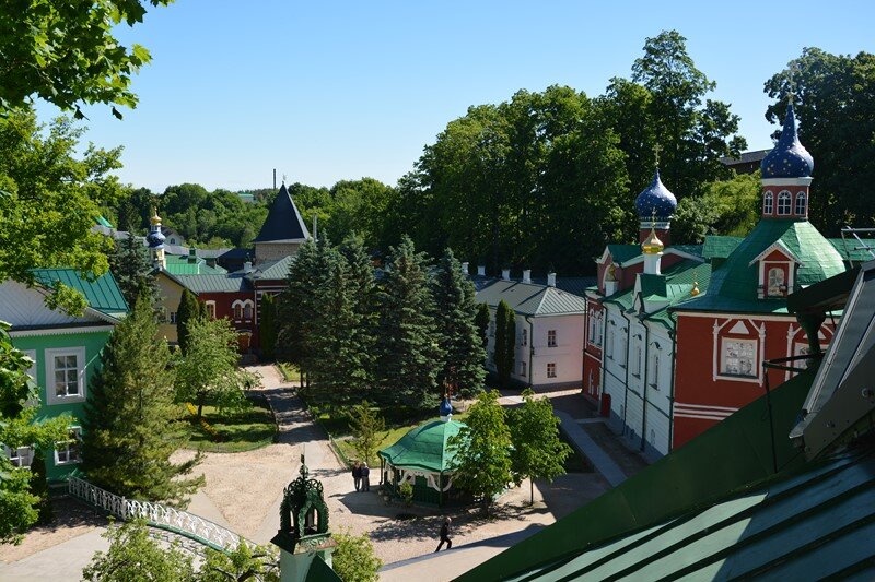 Территория монастыря