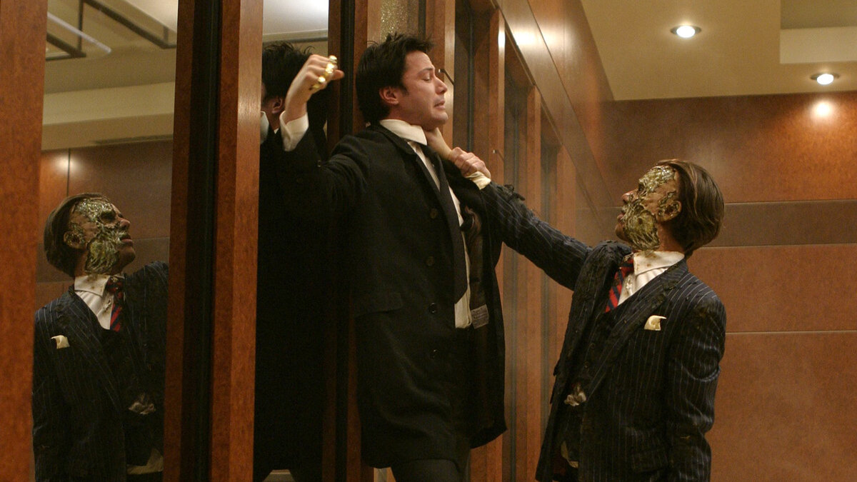 Трудовые будни Джона Констнтина. Переговоры, как видите, отчего-то не задались.