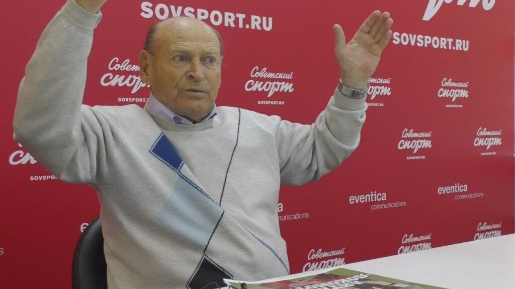 "Такой игрок в клубе не нужен. Я его по-хорошему и игроком не считаю, он ещё ничего не сделал для российского футбола. А шумиху вокруг него создали, словно он Месси." О Дзюбе.
