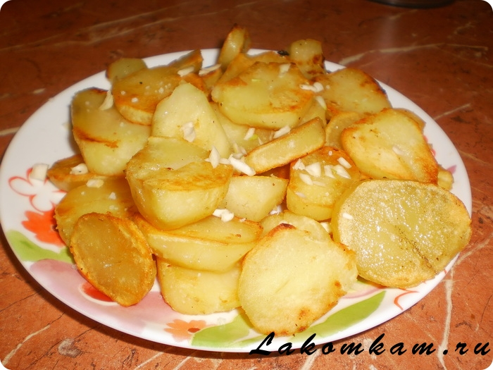 Можно ли жареную картошку в пост. Жареная картошка в масле. Жареный картофель с сахаром. Торт из жареной картошки.