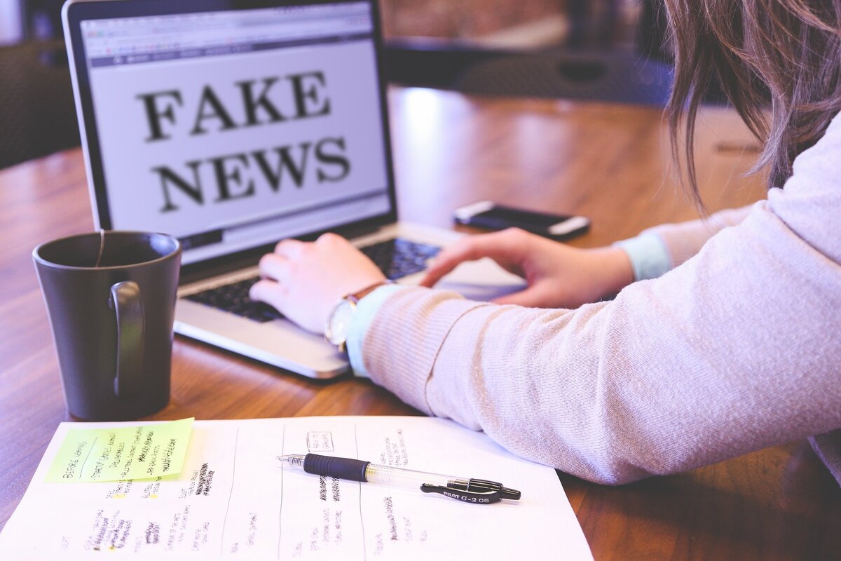 От вбросов в родительские чаты до мировых заговоров: антрополог Александра Архипова о природе fake news