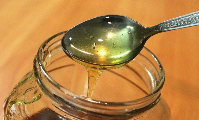 Медовая болтушка. Болтушка с мёдом. Болтушка для кухни. Банный напиток болтушка. Мед разведенный водой