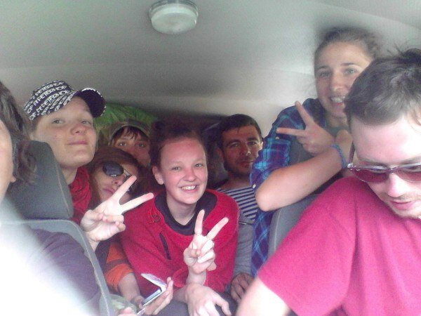 Моя довольная обгоревшая морда после похода - в центре фотографии