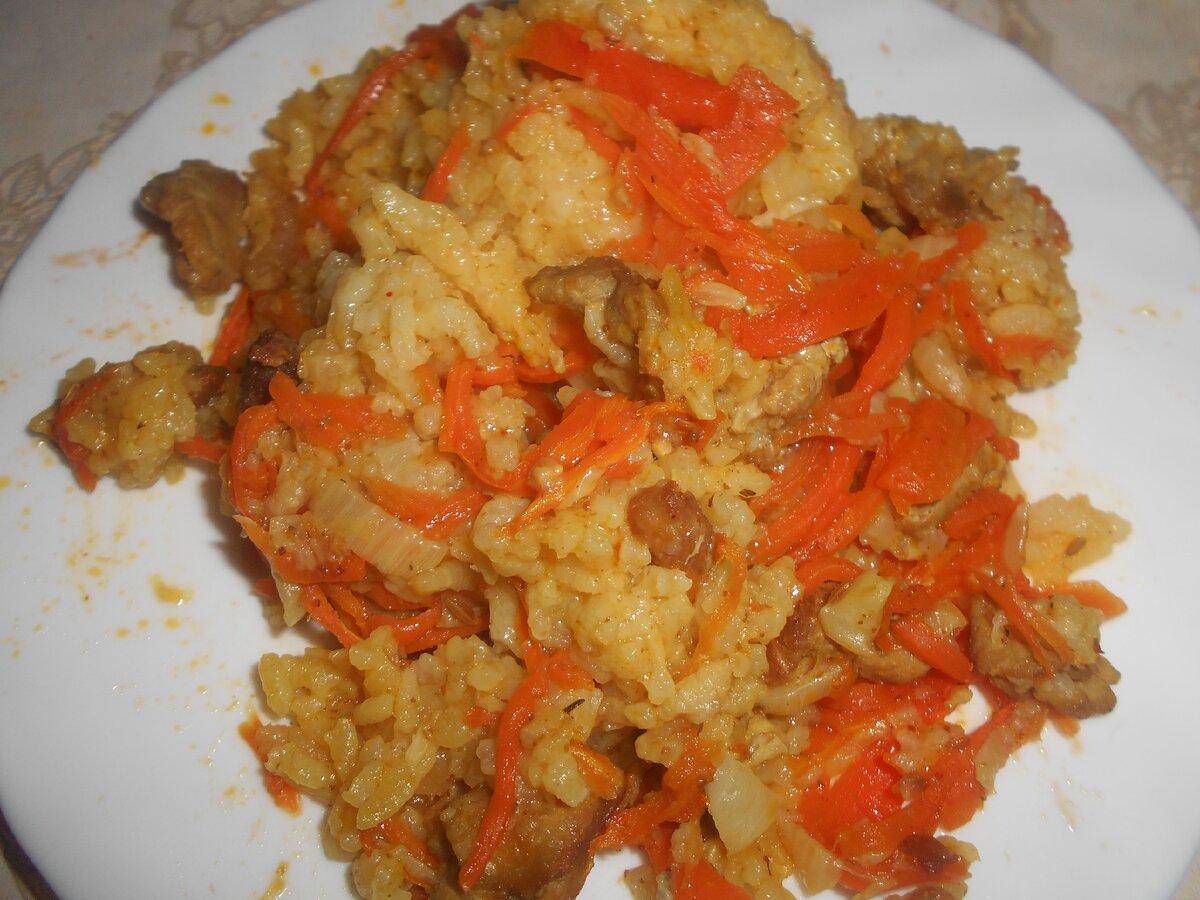 Не плов, а каша с мясом, хоть и вкусная. Но - не плов!