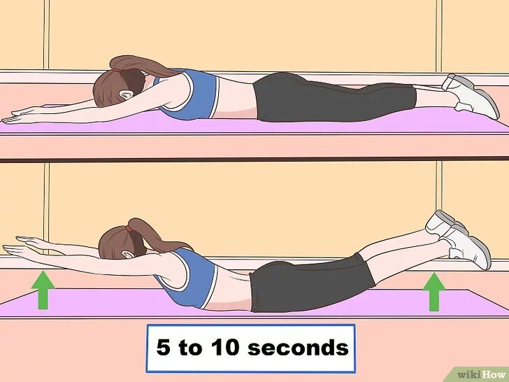 2 Выполняйте упражнение "Плавание на полу". Для этого упражнения, также известного как "Супермен", нужно лечь на пол, лицом вниз, ноги вытянуты назад, а руки спереди над головой.[3]