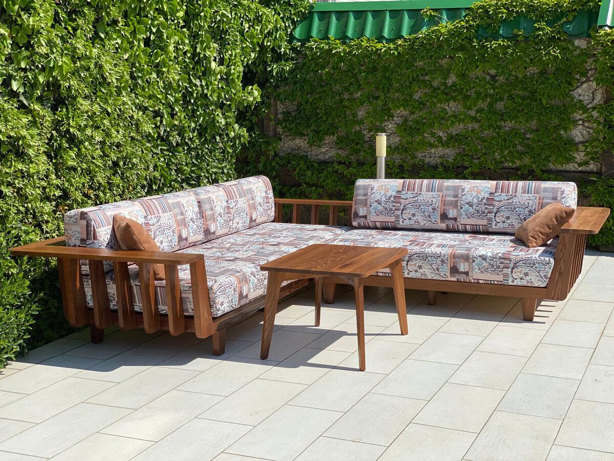 Угловой диван Мальдивы мебельной фабрики Триумф. Термодревесина, водоотталкивающая ткань, стойкая к ультрафиолету.