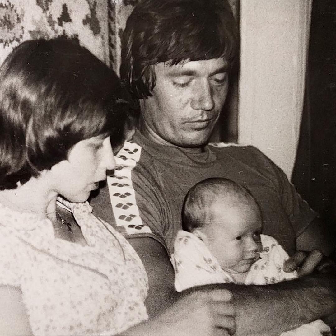 Маленький Андрей Дороничев и родители. Фото с сайта: https://www.instagram.com/dobry/