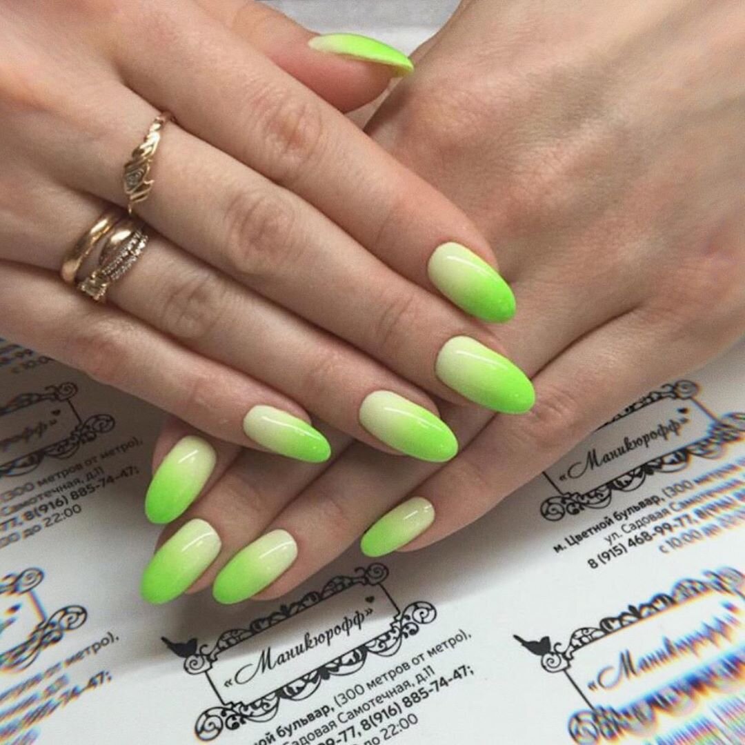 Яркие краски - залог хорошего настроения! Посмотришь на ноготки и улыбнёшься🙈😍
