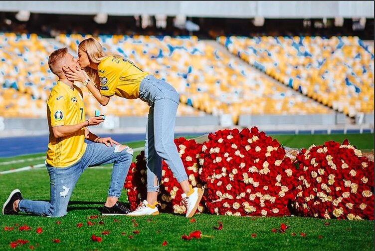Зинченко делает предложение на олимпийском стадионе в Киеве