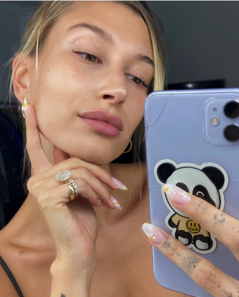 Источник: @haileybieber