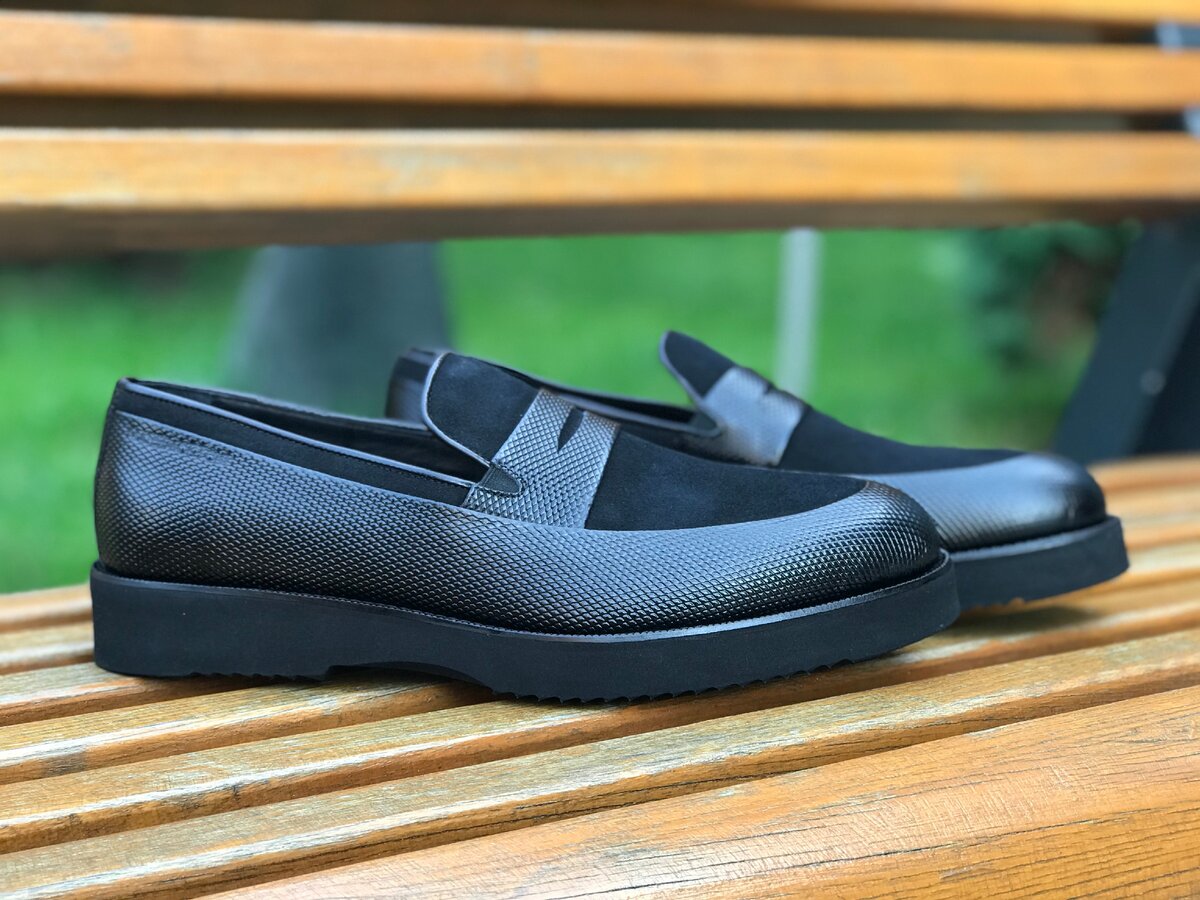 Лоферы. Фото: massimotoni.com