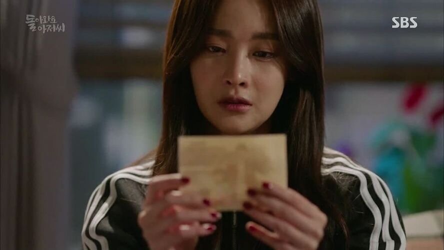 Кадр из дорамы «Вернись, аджосси/ Come Back Mister»