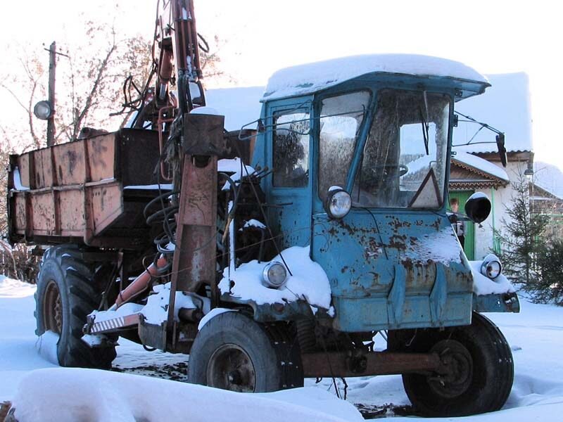 Тракторный грузовик фото