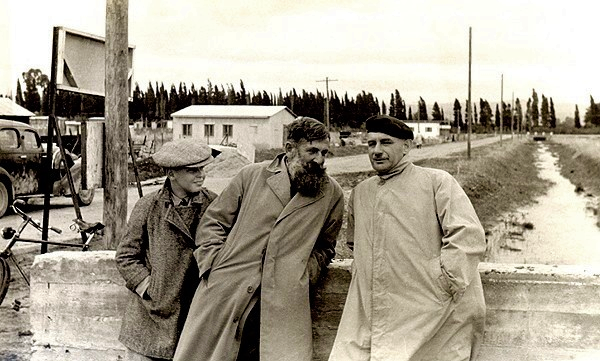 Будущий центральный бульвар Наарии вдоль русла реки