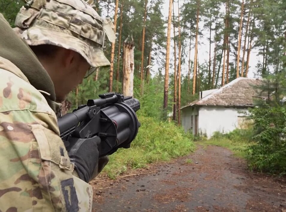 «Крутите барабан!»: рассказываем о шестизарядном страйкбольном гранатомёте MGL от компании ICS