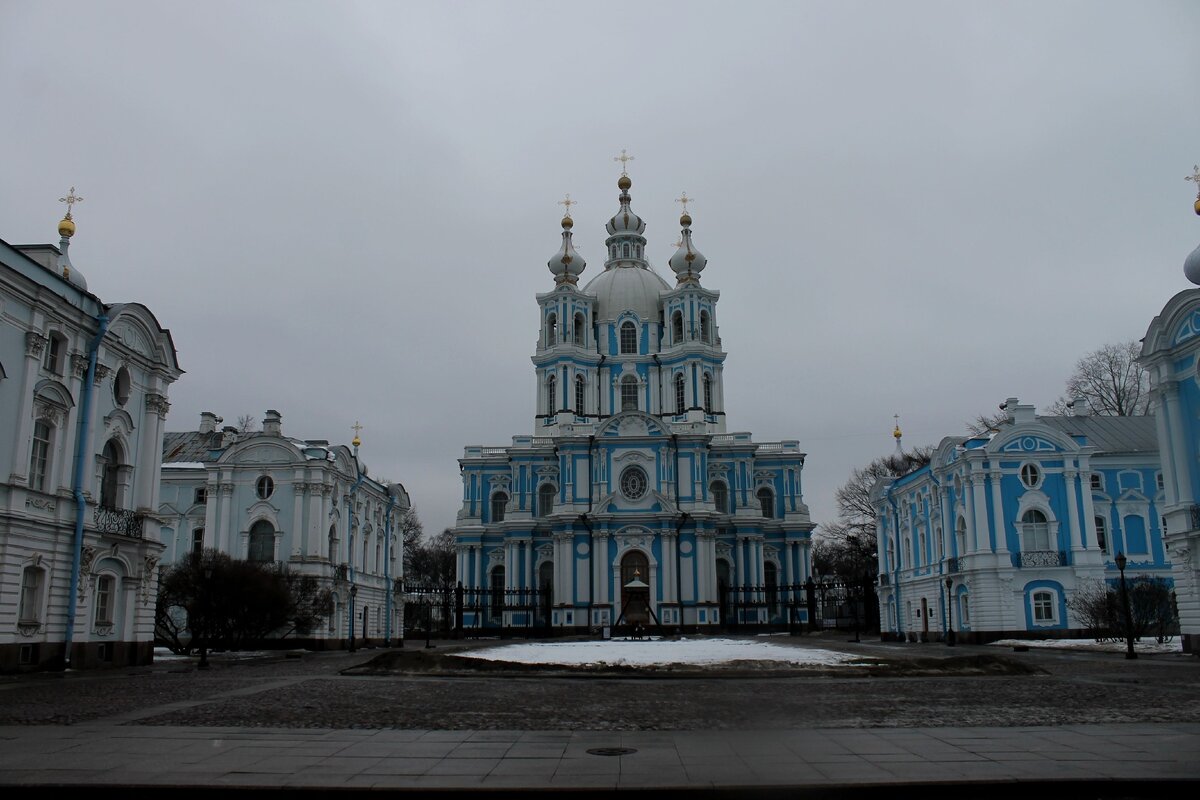 Смольный собор