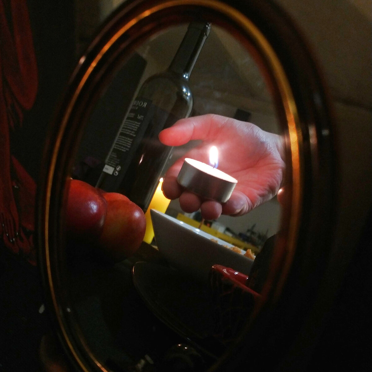 Поднесение огня на ритуале приворота. Фото автора