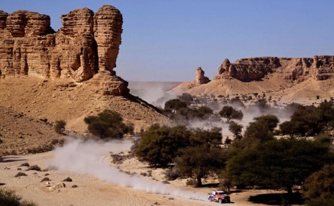 РАЛЛИ *ПАРИЖ-ДАКАР*. (shnyagi.netshnyagi.net)