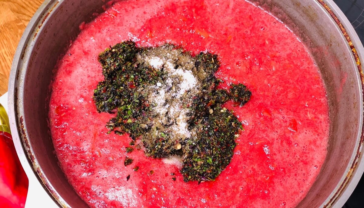 Заготовка "Суго" из помидоров и базилика без уксуса и стерилизации: обалденный соус к любому блюду (делюсь рецептом)