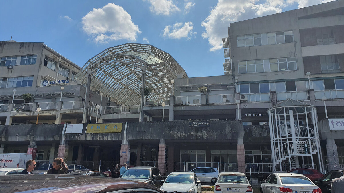 Отель среди жилого массива 