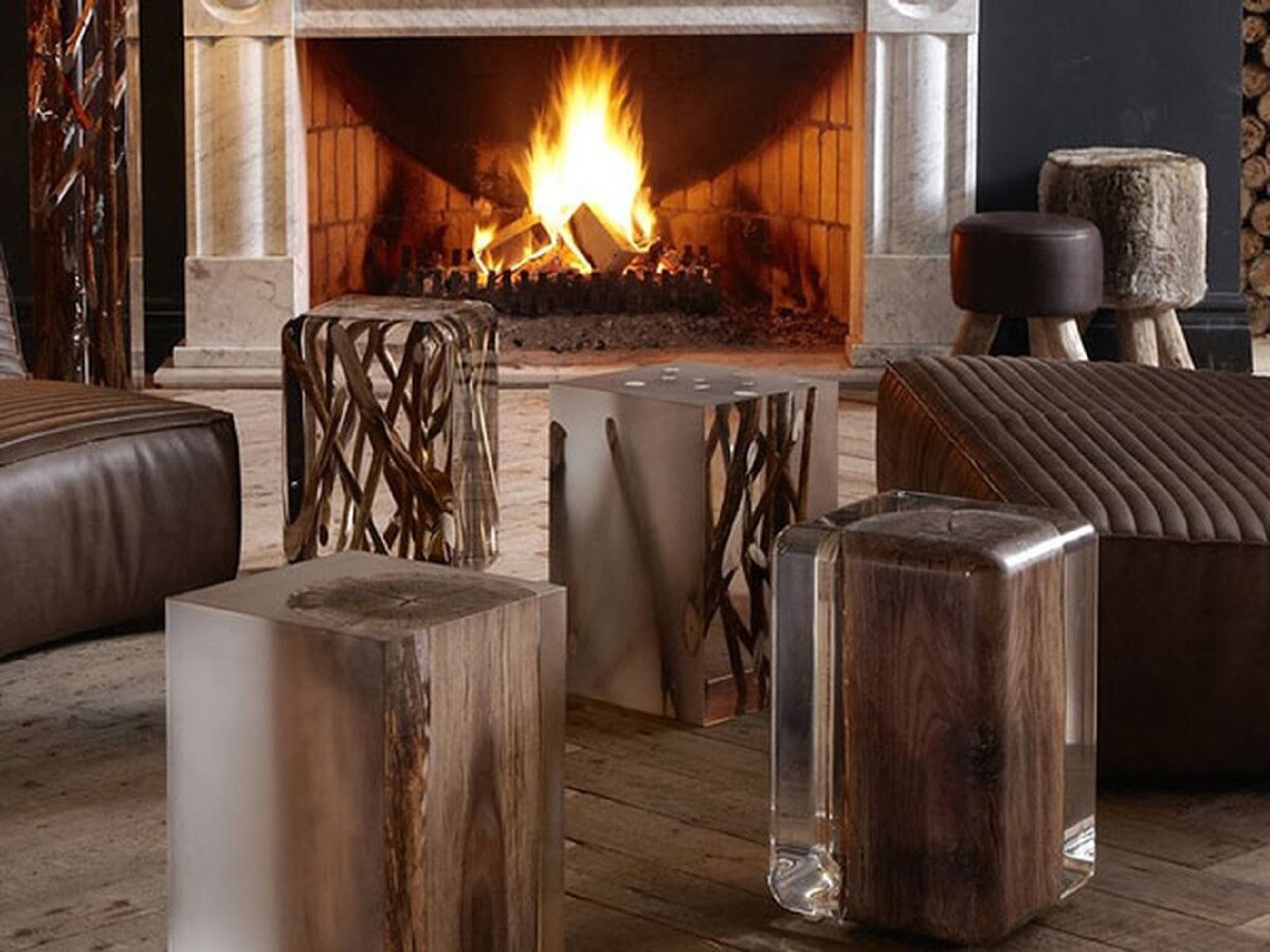  Разглядывать древесные узоры за стеклом можно бесконечно – просто столы для медитаций