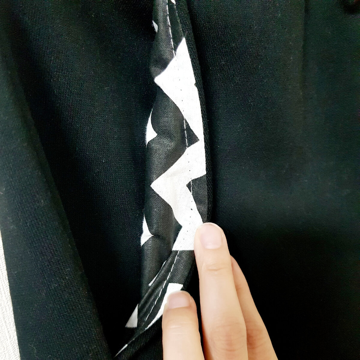 Мне кажется, даже на фото заметно, что к футеру все липнет...😬