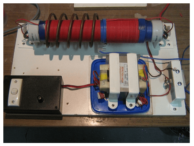 Трансформатор Тесла своими руками.