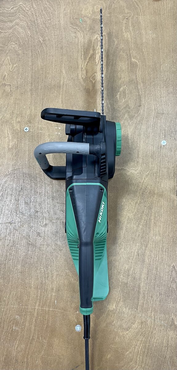 Продольное расположение электродвигателя в электропилах HiKOKI