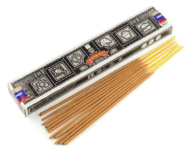 Благовония Super Hit упаковка 15 грамм. Фото с сайта gangotri.ru