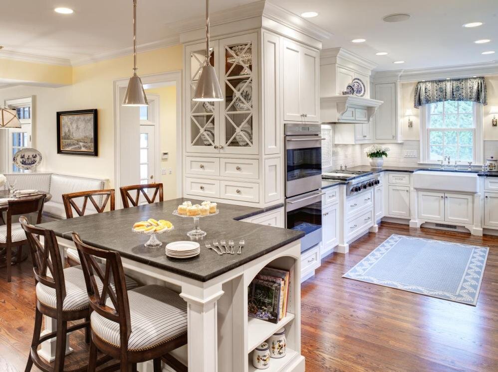 Какие хитрости нужно учитывать при заказе угловой кухни индивидуального изготовления?

