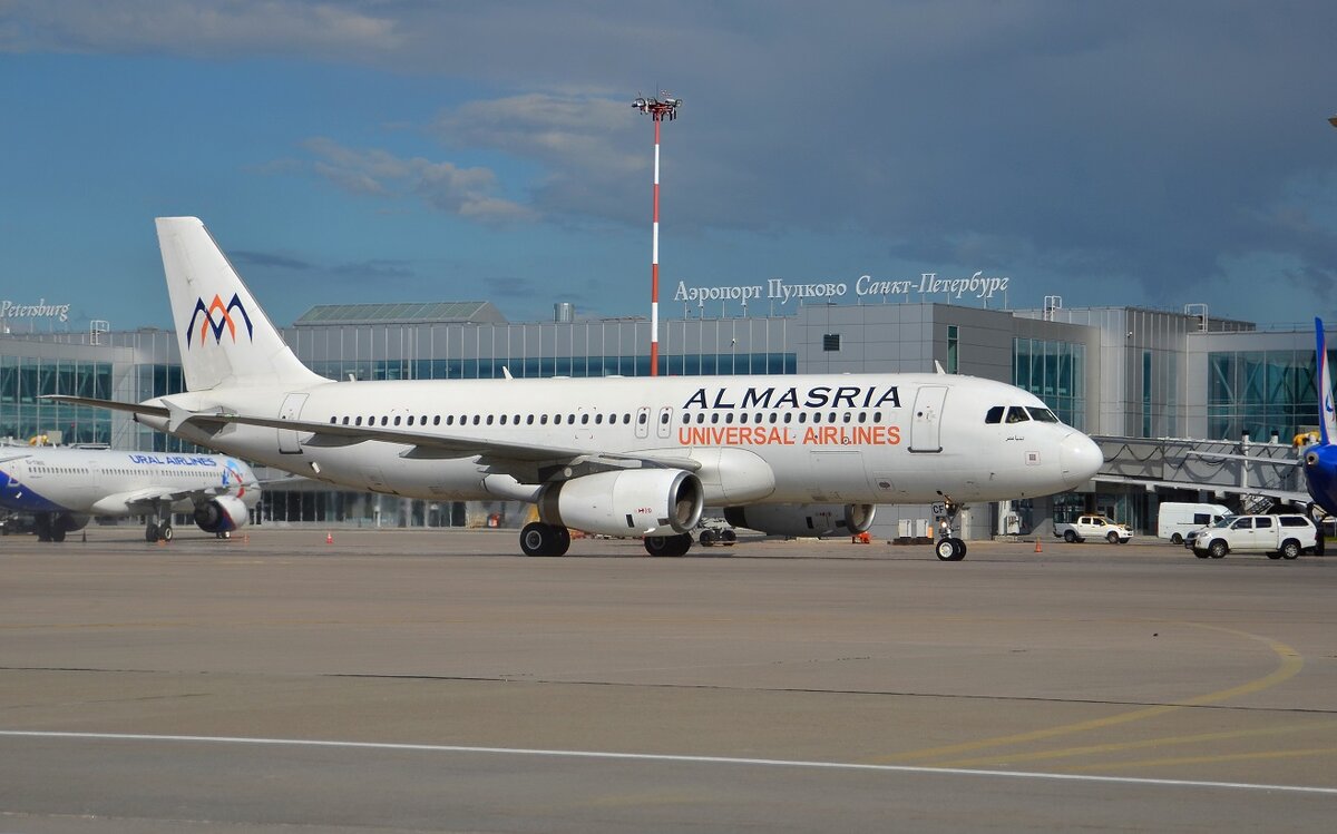 Рейс санкт петербург хургада. Алмасрия авиакомпания. Самолет ALMASRIA. ALMASRIA Universal Airlines a321. Airbus a321 ALMASRIA.