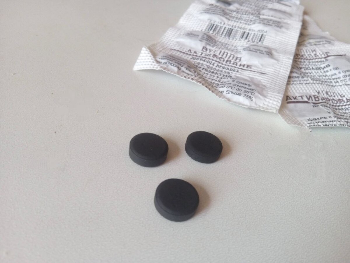 Этот препарат не только спасет вас при отравлении, но и пригодится в быту 