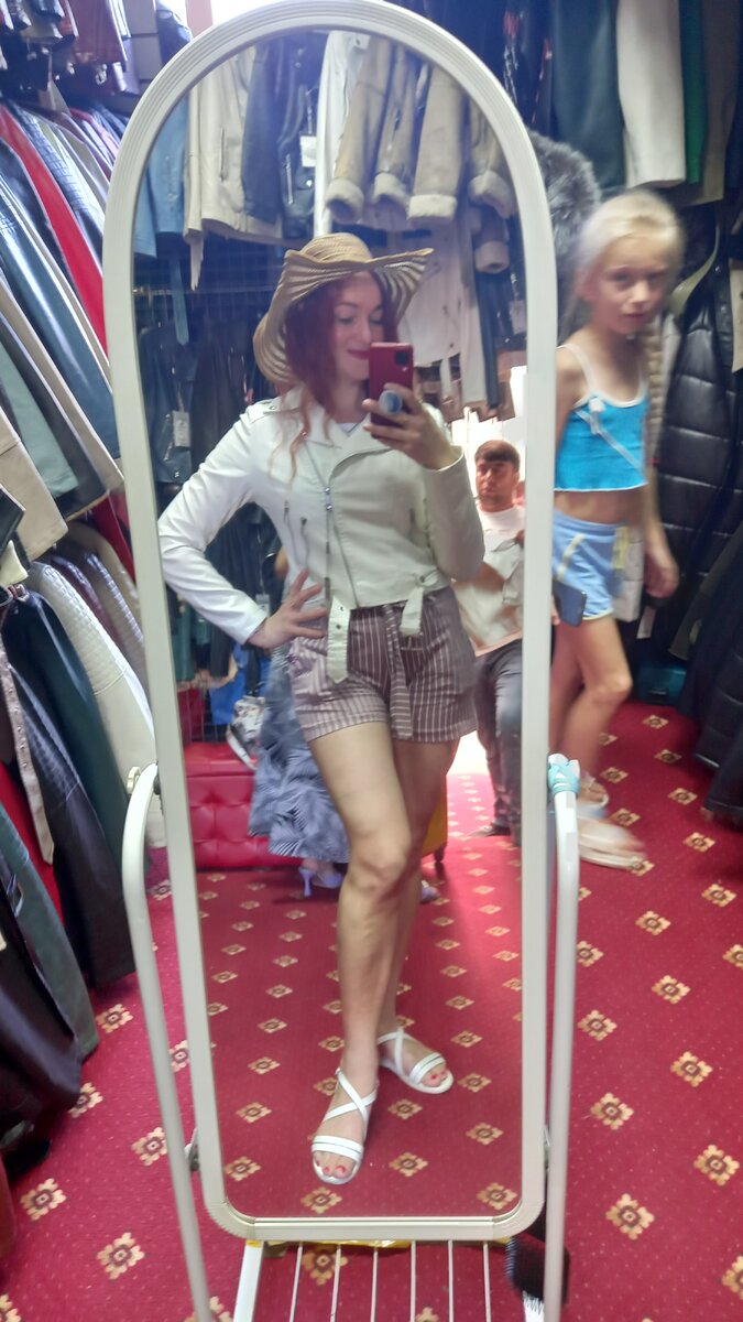 Ст 7-138 на Садоводе,  женские куртки. Продавцы- интриганты😂