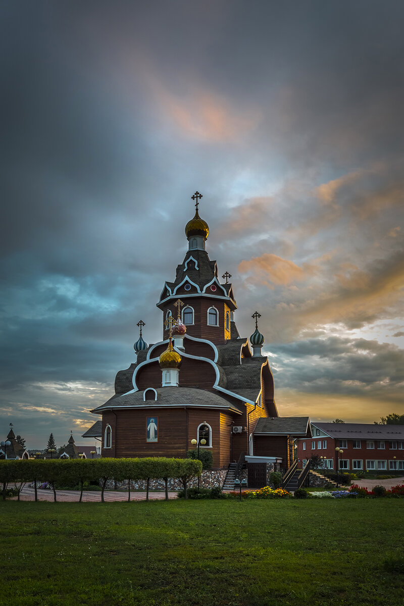 Храм Богоявления Господня, Бердск, Западная Сибирь. Вечерние краски после  грозы. | Сибирь в объективе. Евгений Мухортов | Дзен