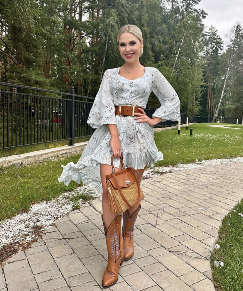 Невероятно красивая! Похудевшая Пелагея в коротком мини и ковбойских сапогах очаровала всех