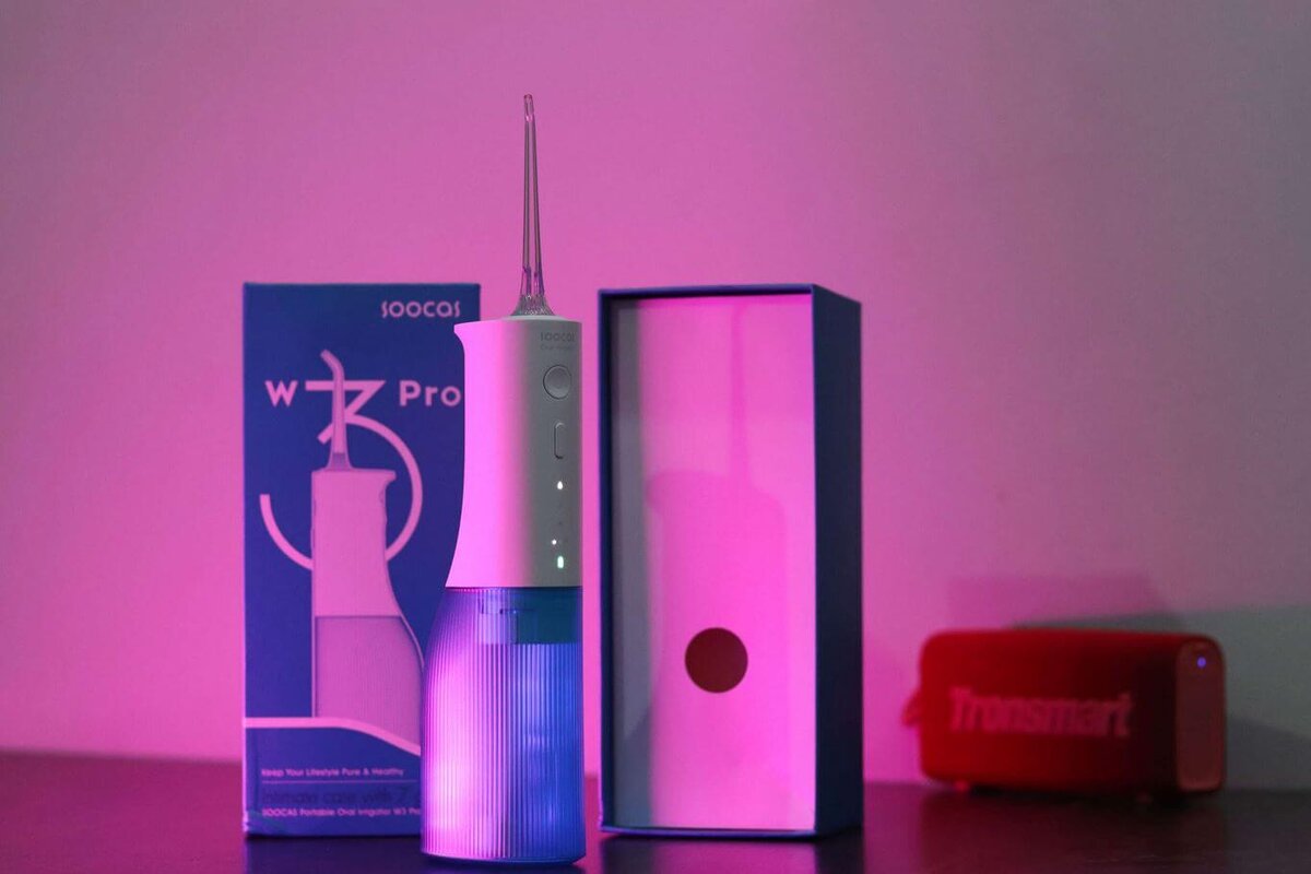    Ирригатор позволяет избавиться от остатков пищи и неприятного запаха изо рта