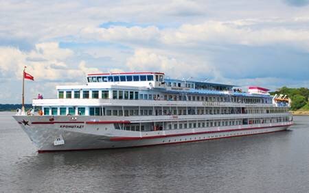 Теплоход "Кронштадт"