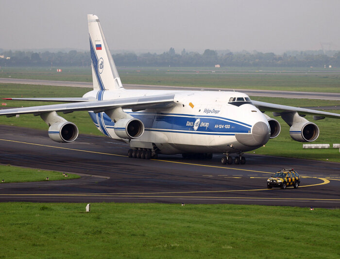 Ан-124 хороший, но не вечный самолет. |Фото: nevsepic.com.