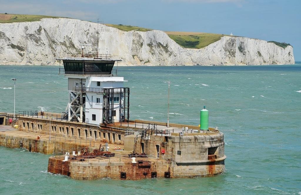 Паром франция англия. Переправа через ла-манш на пароме. Паромы через ла манш. Переправа через ла-манш на пароме. Паром франция англия.