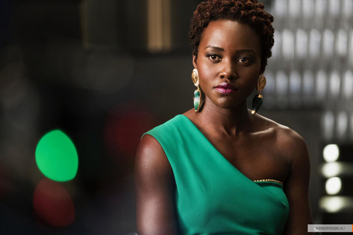 Лупита Нионго в фильме «Чёрная Пантера». Источник: www.kinopoisk.ru