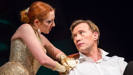 Пара первая и, безусловно, главная, это наши главные герои:
Элиза Дулитл (Надежда Селиванова) и Хигинс (Юрий Анпилогов)

