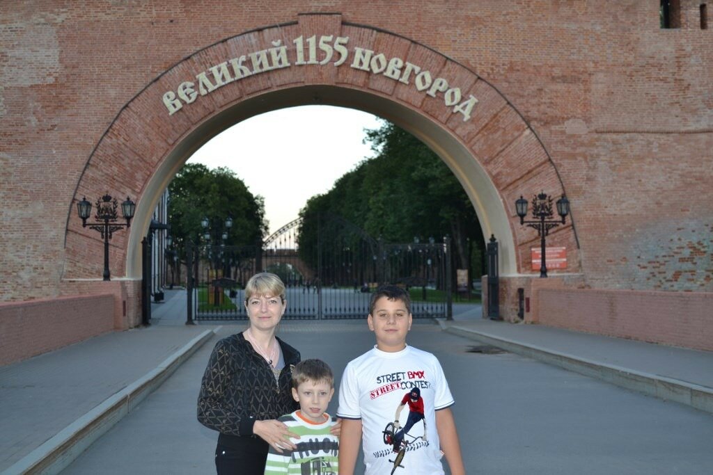 с сыном и племянником в В.Новгороде