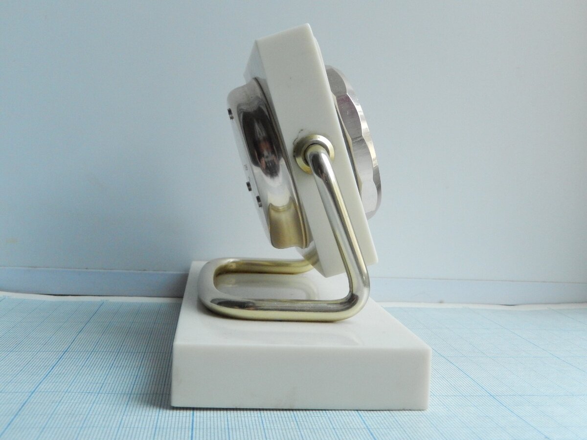 листайте вправо 