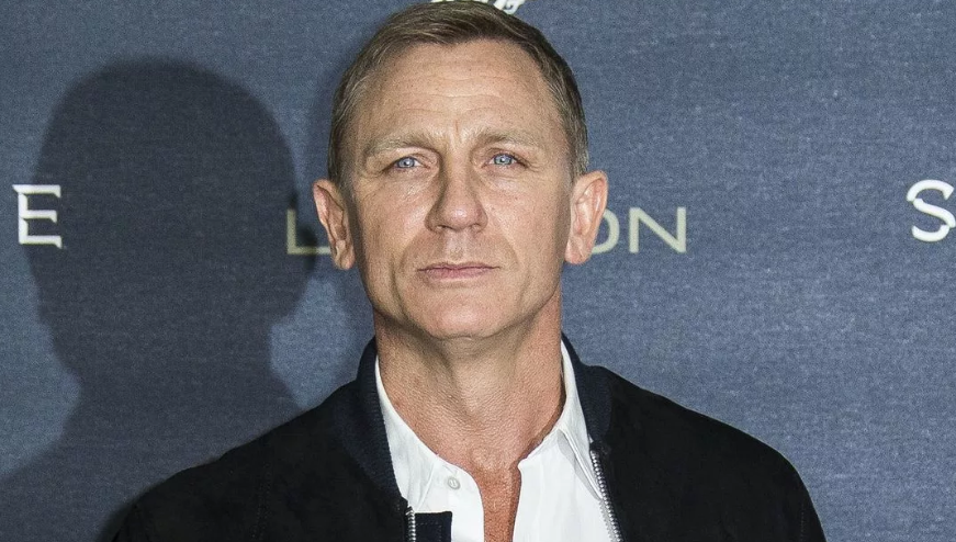 Звезды лгут. Daniel Craig height. Дэниел Крейг Инстаграм.