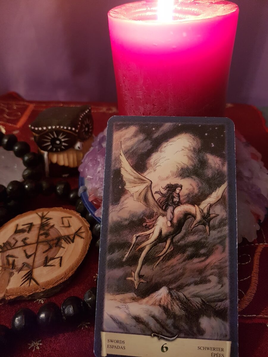 Шестёрка мечей.