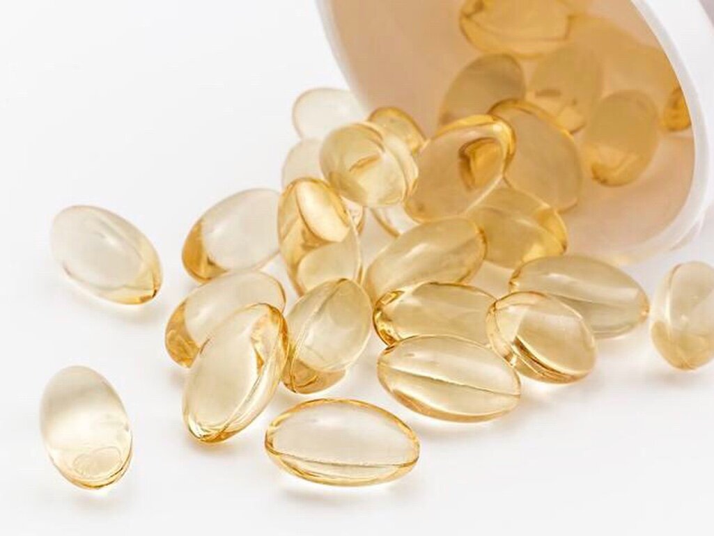 5 природных средств для регулирования симптомов менопаузы: масло примулы. Фото: pixabay.com