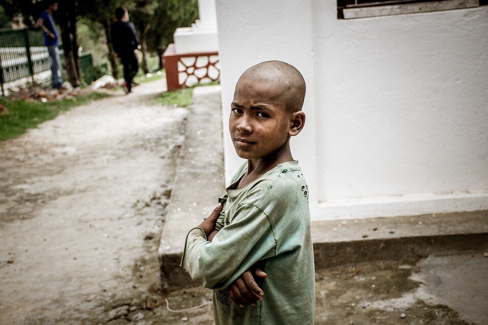 Источник: pixabay.com/ru/photos/ребенок-плохой-нищета-мальчик-дети-2428546/