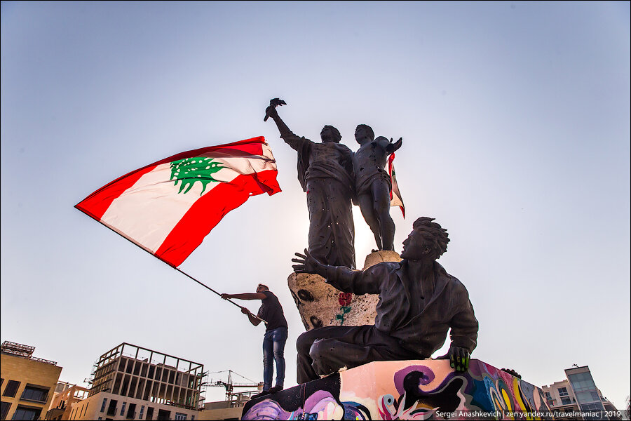 Почему у Ливана такой странный флаг