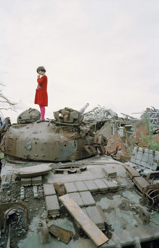 Российский танк в Грозном (1996) / фото взято на reddit.com
