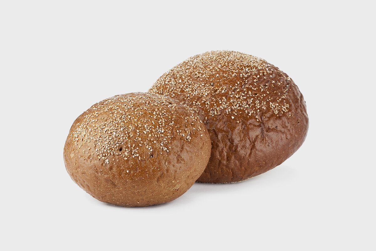 Булочка ржаная с кунжутом